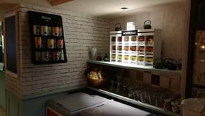 thumbnail: Bar (on property)