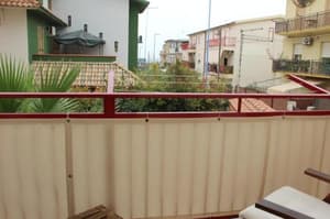 thumbnail: 570489175.jpg