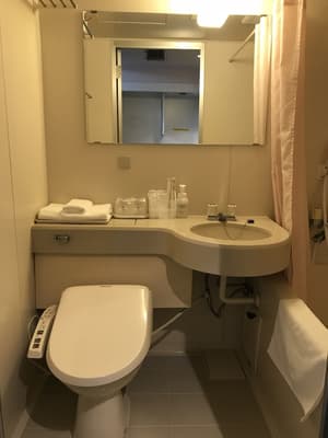 thumbnail: Bathroom amenities
