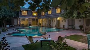 thumbnail: Pool