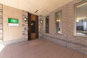 thumbnail: Exterior