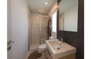 thumbnail: Bathroom shower