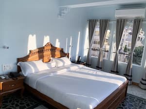thumbnail: Room