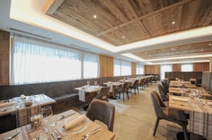 thumbnail: Restaurant