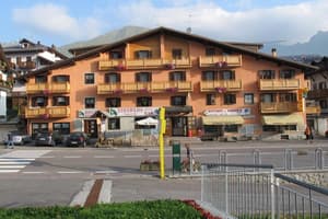 thumbnail: Bar (on property)