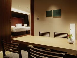 thumbnail: In-room dining