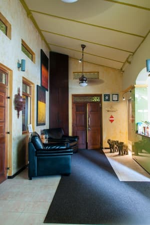 thumbnail: Interior entrance