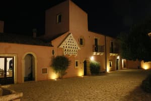 thumbnail: Exterior