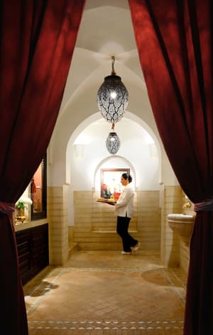 thumbnail: Interior entrance