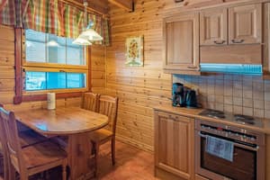 thumbnail: Dining room