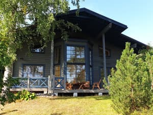 thumbnail: Front of property