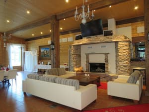 thumbnail: Lobby sitting area