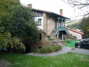 thumbnail: Front of property