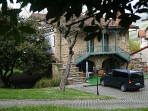 thumbnail: Front of property