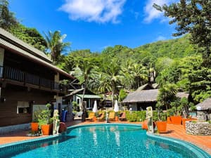 thumbnail: Front of property