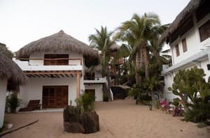 thumbnail: Exterior
