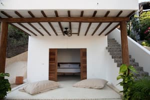 thumbnail: Exterior
