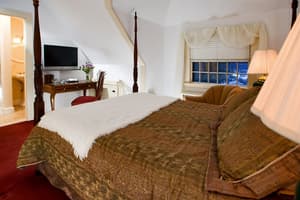 thumbnail: Room 32A - Manor Room