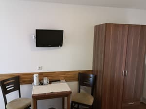 thumbnail: In-room dining