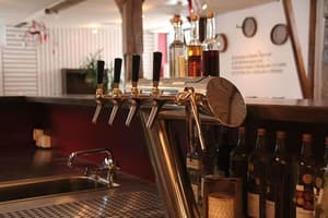 thumbnail: Bar (on property)