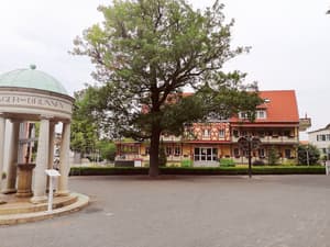 thumbnail: Exterior