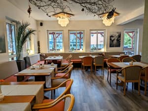 thumbnail: Restaurant