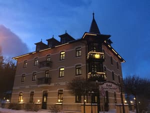 thumbnail: Front of property - evening/night