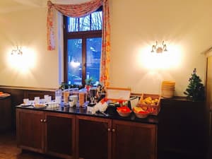 thumbnail: Breakfast area