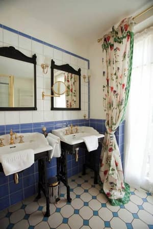 thumbnail: Bathroom
