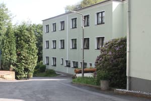 thumbnail: Front of property