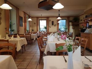 thumbnail: Restaurant