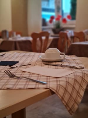 thumbnail: Restaurant