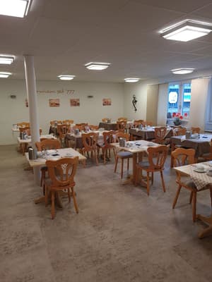 thumbnail: Restaurant