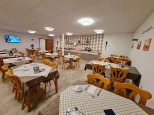 thumbnail: Restaurant