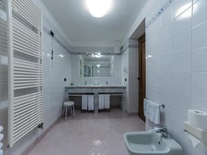 thumbnail: General view