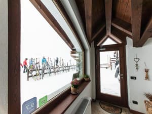 thumbnail: General view