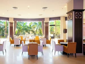 thumbnail: Lobby lounge