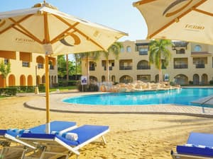 thumbnail: Outdoor pool