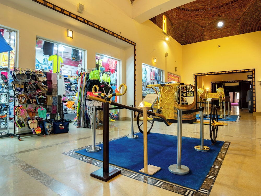 Shopping mall