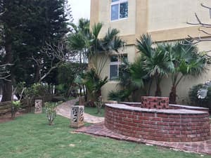 thumbnail: Exterior