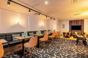 thumbnail: Bar (on property)