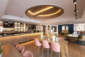 thumbnail: Bar (on property)