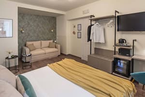 thumbnail: Room