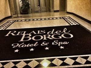 thumbnail: Interior entrance