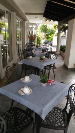 thumbnail: Restaurant