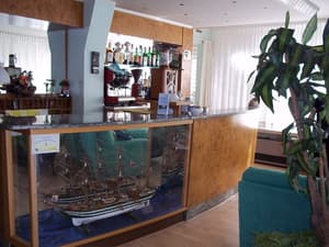 thumbnail: Bar (on property)