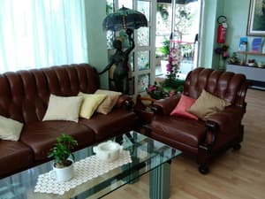thumbnail: Lobby sitting area