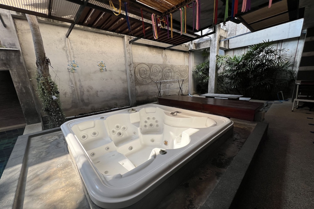Private pool