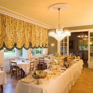 thumbnail: Restaurant