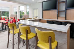 thumbnail: Bar (on property)
